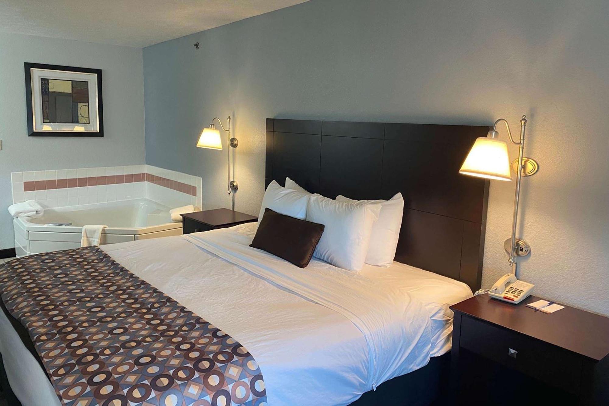 Baymont By Wyndham Danville Il Экстерьер фото