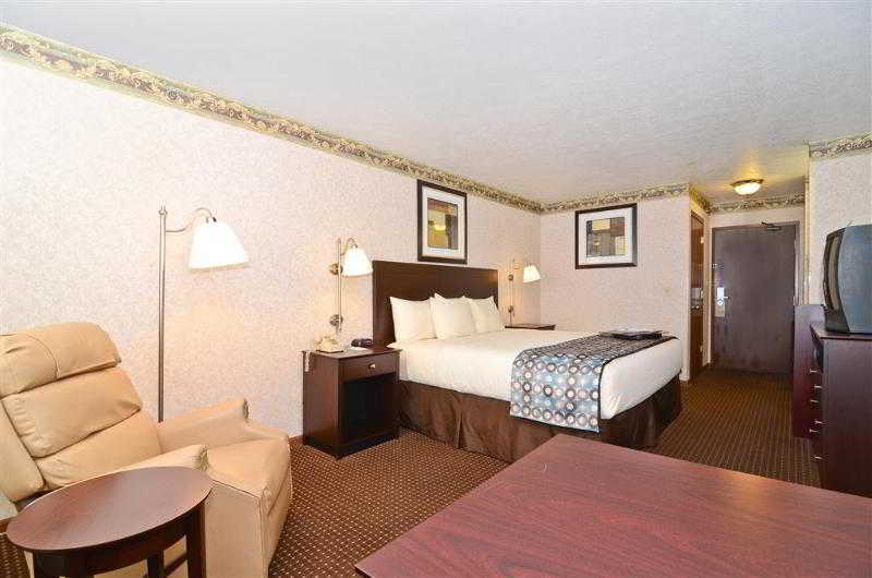 Baymont By Wyndham Danville Il Экстерьер фото