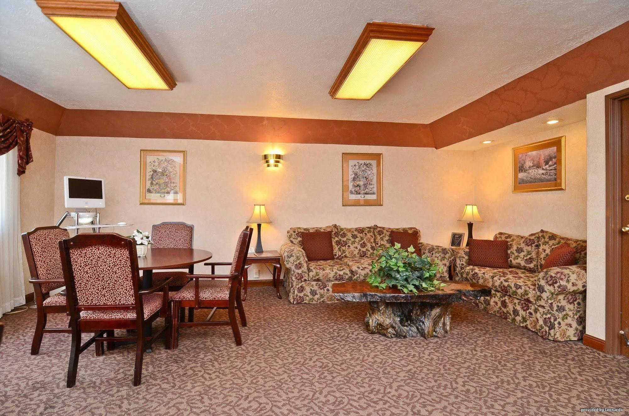 Baymont By Wyndham Danville Il Экстерьер фото