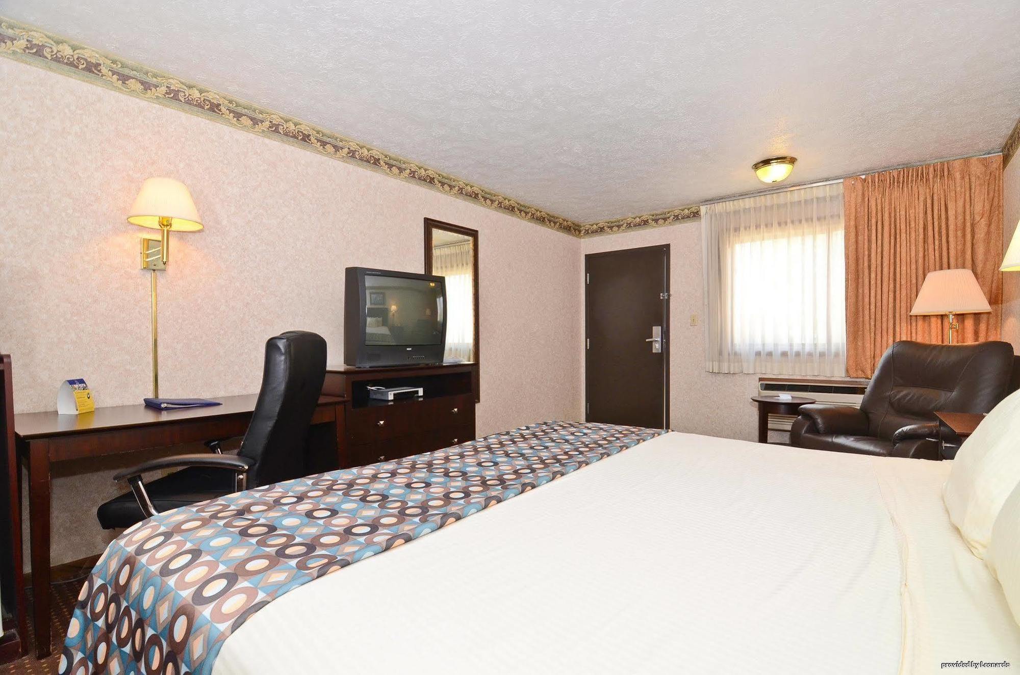 Baymont By Wyndham Danville Il Экстерьер фото